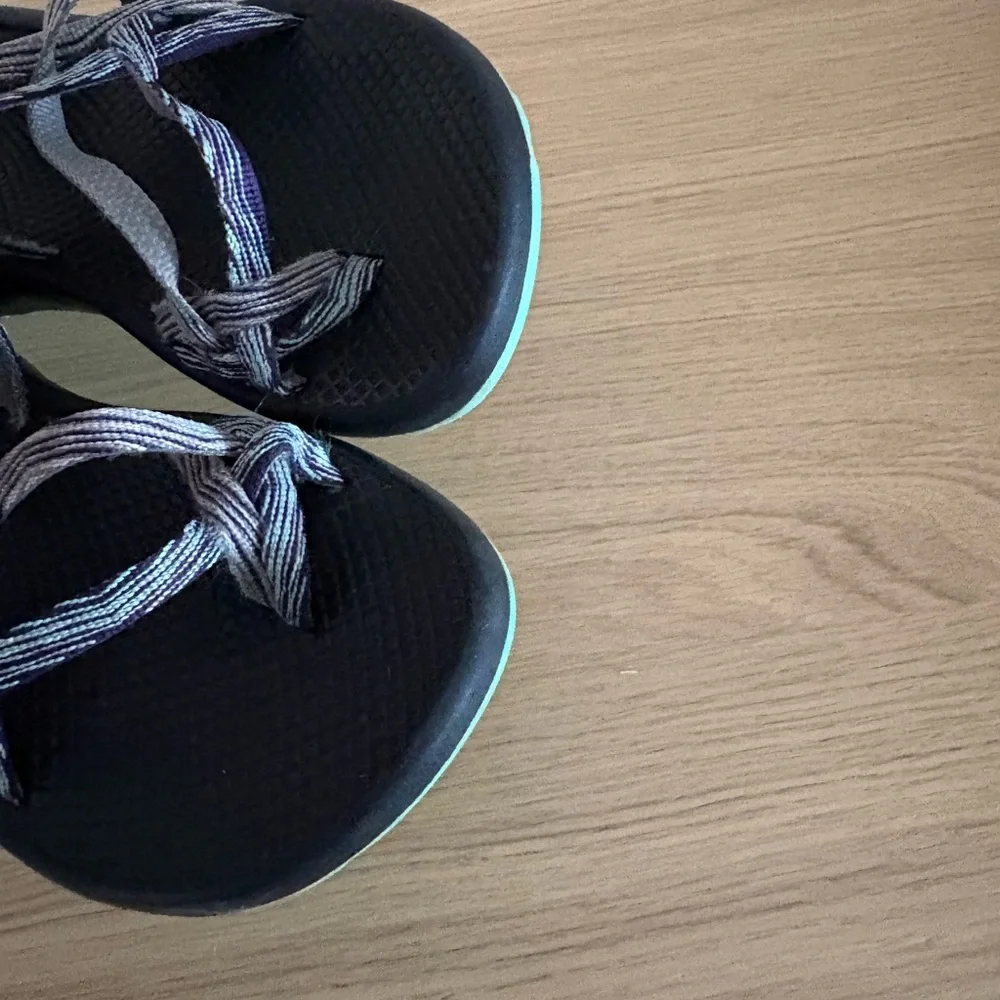 Chaco Z/2 Classic Black White Strappy Toe Loop Hiking Sandals Size 7